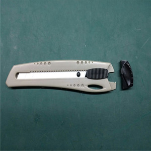 2018 Économique nouvelle Arrivée ABS Matériel Populaire Couteau Utilitaire De Sécurité En Céramique 18 MM cutter - Product Image 1