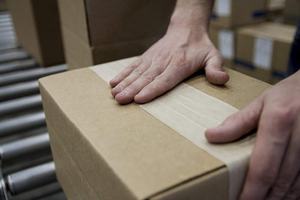 Glasvezel Versterkte Gegomde Kraftpapier Tape, Water Activated 2.75 Inches x 375 Voeten - Product Image 3