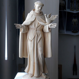 Estatua de mármol blanco tallado a mano para exteriores, escultura de Saint Louis de Assisi - Product Image 1