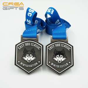 2025 di fabbrica vendita calda nuova medaglia di <span class=keywords><strong>cane</strong></span> colorata in metallo 3D carina personalizzata - Product Image 2