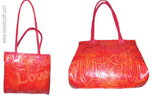 Sac à main en PU rouge LOWELLCRAFT avec motif floral doré, fermeture à boucle de 7 pouces, style pratique et tendance pour un usage quotidien - Product Image 2