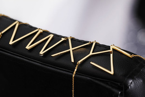 Collana con Lettera in Acciaio Inossidabile Gioielli Boutique all'Ingrosso - Product Image 6
