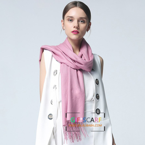 Barato 100% acrílico clásico liso tejido <span class=keywords><strong>Pashmina</strong></span> bufanda chal para mujer para invierno - Product Image 4