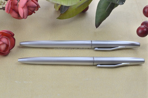 Sottile twist meccanismo penna a sfera di plastica con la clip per <span class=keywords><strong>promo</strong></span> logo personalizzato - Product Image 2