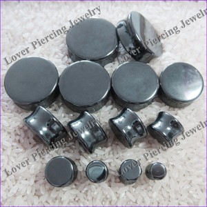 [SE-S024] Offres Spéciales Double évasé bouchons de selle pierre d'hématite naturelle bouchons d'oreille corps <span class=keywords><strong>Piercing</strong></span> bijoux en gros qualité agréable - Product Image 1
