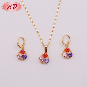 Los Mejores Conjuntos de Joyería Pakistaníes Coloridos de Oro de 18K para Mujer - Product Image 4