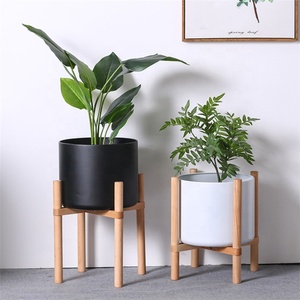 <span class=keywords><strong>Pot</strong></span> <span class=keywords><strong>en</strong></span> céramique moderne mat rustique pour intérieur/extérieur / Décoration <span class=keywords><strong>de</strong></span> jardin d'intérieur, pots à fleurs <span class=keywords><strong>en</strong></span> céramique avec support <span class=keywords><strong>en</strong></span> <span class=keywords><strong>bois</strong></span> - Product Image 2