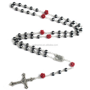 Perles rondes <span class=keywords><strong>en</strong></span> hématite de 6mm avec perles de rose de corail de 8mm Chapelet catholique avec sac <span class=keywords><strong>en</strong></span> velours - Product Image 4