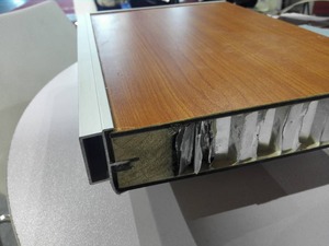 Soluzione Moderna per Ristrutturazioni Ignifughe: Copri le Vecchie Pareti con Nuovi Pannelli Laminati in PVC - Product Image 2