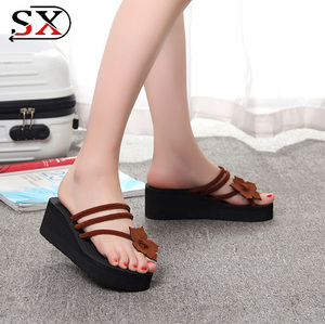 Venta <span class=keywords><strong>al</strong></span> <span class=keywords><strong>por</strong></span> mayor, <span class=keywords><strong>chanclas</strong></span> planas de moda occidental <span class=keywords><strong>para</strong></span> mujer, <span class=keywords><strong>chanclas</strong></span> de flor <span class=keywords><strong>para</strong></span> la parte superior de la playa, <span class=keywords><strong>chanclas</strong></span> de <span class=keywords><strong>boda</strong></span> - Product Image 5