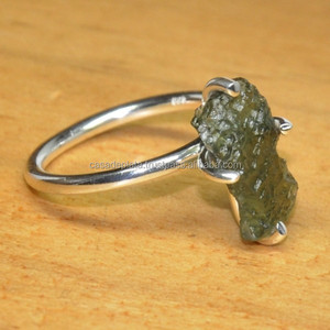 Superventas, joyería de oro y plata de 18 quilates, venta al por mayor, anillo de moldavita natural con oro de 14 quilates, Perla de piedra principal fina o de moda de 10 quilates - Product Image 3