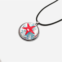 Collier étoile de mer lumineuse colorée, souvenir de plage très prisé pour les invités