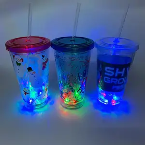 Neuer kunden spezifischer LOGO Plastik glas leuchtender 450ml 16oz LED Becher mit Deckel und Strohhalmen