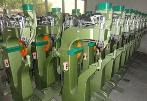 سعر مناسب من مصنع الصين تصنيع ماكينة برشام وسادة آلية ، أسعار ماكينة التثبيت - Product Image 5