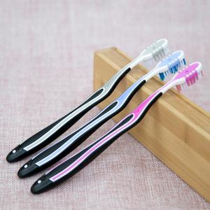 Buona vendita Anti-Slip manico spazzolino da denti con gomma massaggiatore e raschietto per la lingua per l'igiene orale - Product Image 2