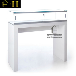 Tiendas de joyería de lujo clásicas imágenes de diseño de interior con escaparate de cristal joyería - Product Image 2
