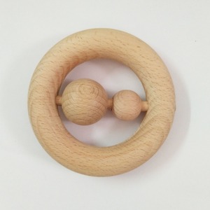 Pendentif <span class=keywords><strong>anneau</strong></span> rond de 8 cm avec 2 perles, <span class=keywords><strong>hochet</strong></span> <span class=keywords><strong>en</strong></span> <span class=keywords><strong>bois</strong></span> <span class=keywords><strong>naturel</strong></span> <span class=keywords><strong>pour</strong></span> bébé, idéal <span class=keywords><strong>pour</strong></span> la dentition - Product Image 3