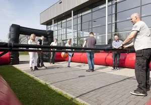 Futbolín inflable para adultos, juego interactivo inflable para adultos