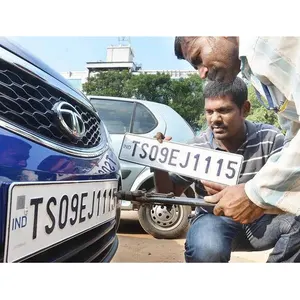 Numéro de plaque d'immatriculation de voiture en relief avec texte personnalisé en aluminium européen