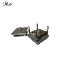 Moule d'angle TDF pour le formage par pressage des coins de conduits TDF