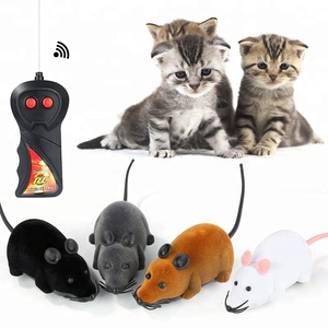 Divertido Juguete Inalámbrico para Gatos, Ratón Gris con <span class=keywords><strong>Control</strong></span> <span class=keywords><strong>Remoto</strong></span>, Juguete Electrónico para Gatitos - Product Image 1