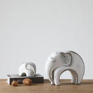 Intérieurs de maison Ornements familiaux en résine Décoration artisanale Statues d'éléphants Décoration intérieure en résine - Product Image 2