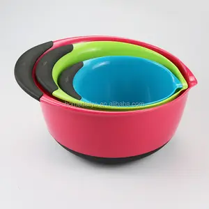 3 piece plastic mixing bowl with easy grip handle