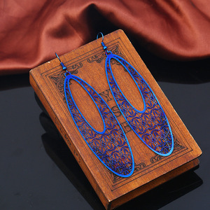 Color hueco hoja simétrica pendientes Dazzle Acero inoxidable hoja cuelga los pendientes - Product Image 6