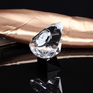 Đồng Hồ Để Bàn Pha Lê Hình Tam Giác Khắc Đồng Hồ Pha Lê Khuyến Mại - Product Image 4