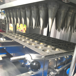 Machine à gaufres italienne pour la fabrication de cornets à glace, de cônes et de pizzas - Product Image 4