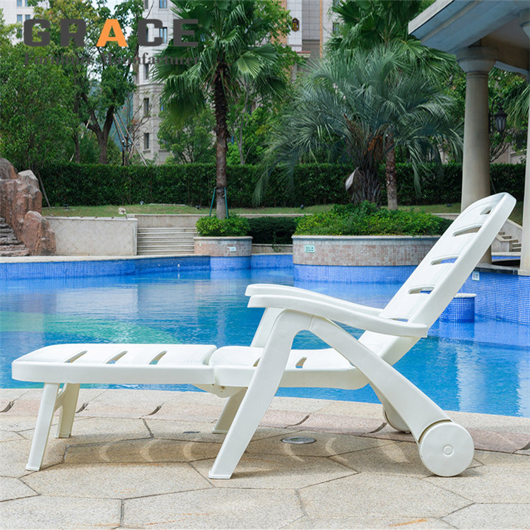 folding poolside chairs