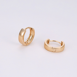 96095 Xuping <strong>Top</strong> Sell Huggies <strong>Earring</strong> in All Seasons with 18K Gold Plated for Women - Product Image 3