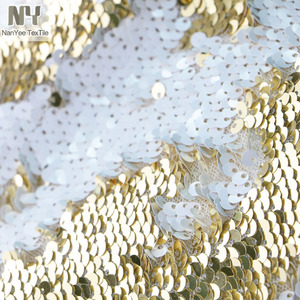 Nanyee Textile 5MM Avant <span class=keywords><strong>Blanc</strong></span> Dos <span class=keywords><strong>Or</strong></span> Dragon Échelle Lourd Réversible Sequin <span class=keywords><strong>Tissu</strong></span> - Product Image 4