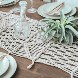 Venta al por mayor hecho <span class=keywords><strong>a</strong></span> mano puro boda tejida <span class=keywords><strong>Macrame</strong></span> borla decoración <span class=keywords><strong>mesa</strong></span> Runner - Product Image 4