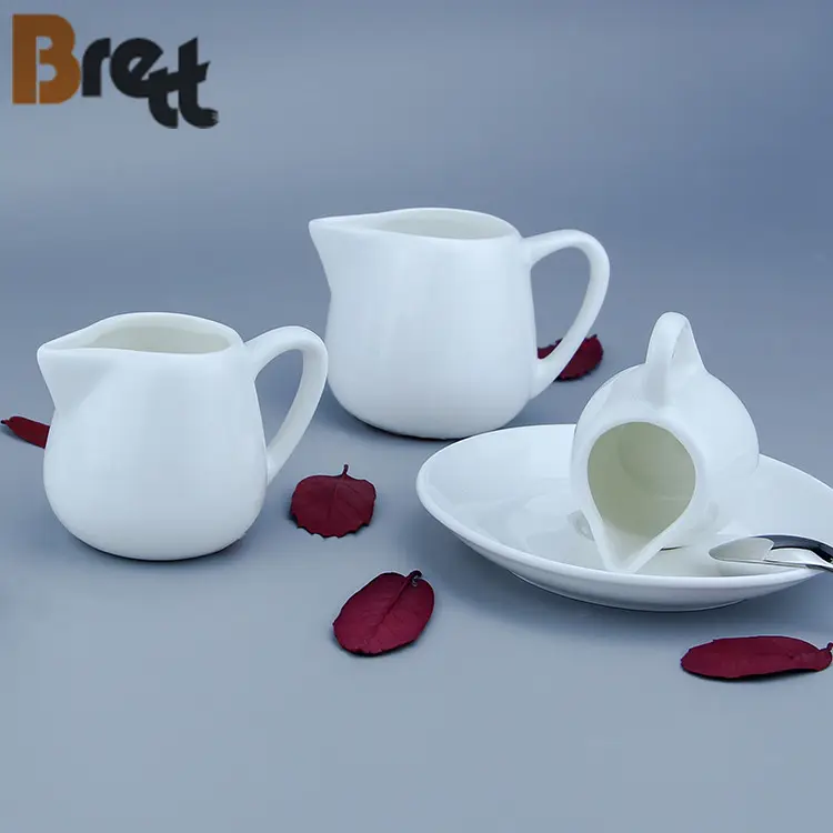 2018 Elegant White Crockery Ceramic Milk Jug Creamer Pots