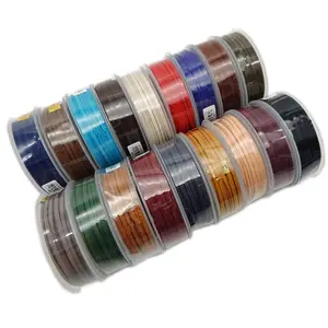 Produttore di cordoncini in finta pelle scamosciata piatta da 3mm per la creazione di gioielli con tabella dei colori