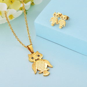 Joyas en acero de bujo dorado para mujer - Product Image 4