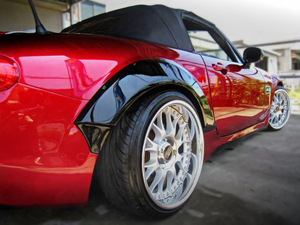 ชุดแต่งซุ้มล้อหลังคาร์บอนไฟเบอร์แบบมันเงา สำหรับรถมาสด้า MX5 NC - Product Image 2