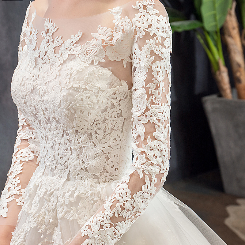 Vintage Modest Lace Wedding Dress - Long Sleeve O Neck Ball Gown for Brides, Perfect Lace-Up Bridal Gown Selection. Vintage Modest Lace Wedding Dress - Long Sleeve O Neck Ball Gown for Brides, Perfect Lace-Up Bridal Gown Selection.