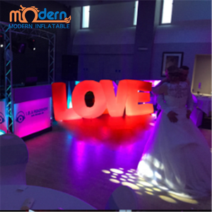 Letras Inflables LED RGB Modernas de Alta Calidad, Letrero de Globos con Forma de Corazón, 3x7m, Tela Oxford 210D, Personalizable, Decoraciones Elegantes para Bodas - Product Image 4