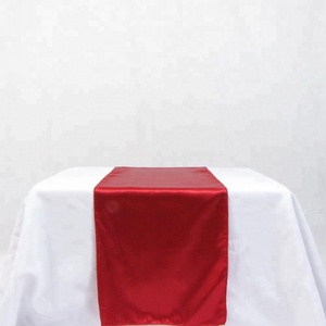 Vendita calda <span class=keywords><strong>runner</strong></span> da <span class=keywords><strong>tavolo</strong></span> in raso decorazione tovaglia <span class=keywords><strong>runner</strong></span> da <span class=keywords><strong>tavolo</strong></span> colorato <span class=keywords><strong>per</strong></span> eventi di banchetti di nozze