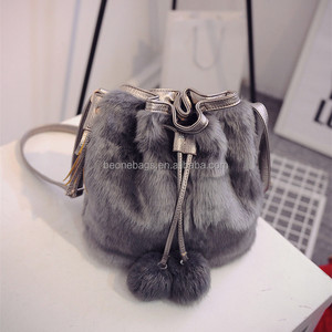 Grazia imitazione <span class=keywords><strong>di</strong></span> <span class=keywords><strong>lusso</strong></span> della piuma pelliccia borsa <span class=keywords><strong>di</strong></span> paglia sacchetto <span class=keywords><strong>di</strong></span> mano per la donna <span class=keywords><strong>di</strong></span> genere - Product Image 1