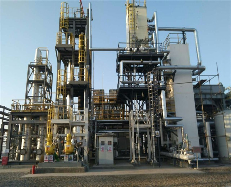 Оборудование для очистки природного газа и удаления углеводородного газа
