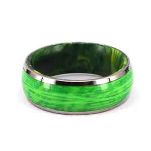Сделанное на заказ ФЛУОРЕСЦЕНТНОЕ зеленое инкрустация нитками титановые края уникальное темно-зеленое кольцо из смолы для семьи