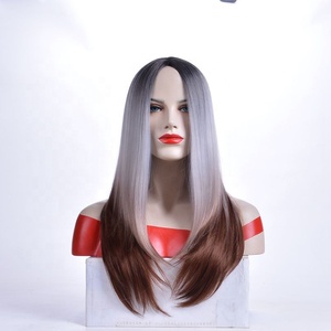 <span class=keywords><strong>Parrucca</strong></span> Sintetica <span class=keywords><strong>Lunga</strong></span> e Liscia Grigio Argento Ombré Naturale per Donne Bianche, Vendita all'Ingrosso - Product Image 1