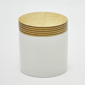 Recipiente de cerámica con tapa redonda grande de MDF blanco - Product Image 3