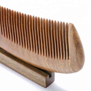 Pettine per baffi e pidocchi in legno di buona vendita con manico lungo - Product Image 4