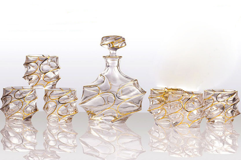 Whiskey Decanter set for Liquor Gold Rim Scotch Crystal Glass Decanter and 6 glasses set