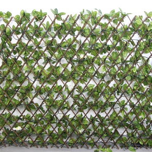 SUNWING WF001 Clôture de jardin extensible en saule avec éclairage solaire, revêtement PVC écologique, imperméable, facile à assembler, aspect naturel - Product Image 4