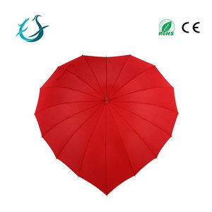 Custom light rouge en forme de <span class=keywords><strong>coeur</strong></span> parapluies décoratifs <span class=keywords><strong>pour</strong></span> <span class=keywords><strong>le</strong></span> mariage - Product Image 2
